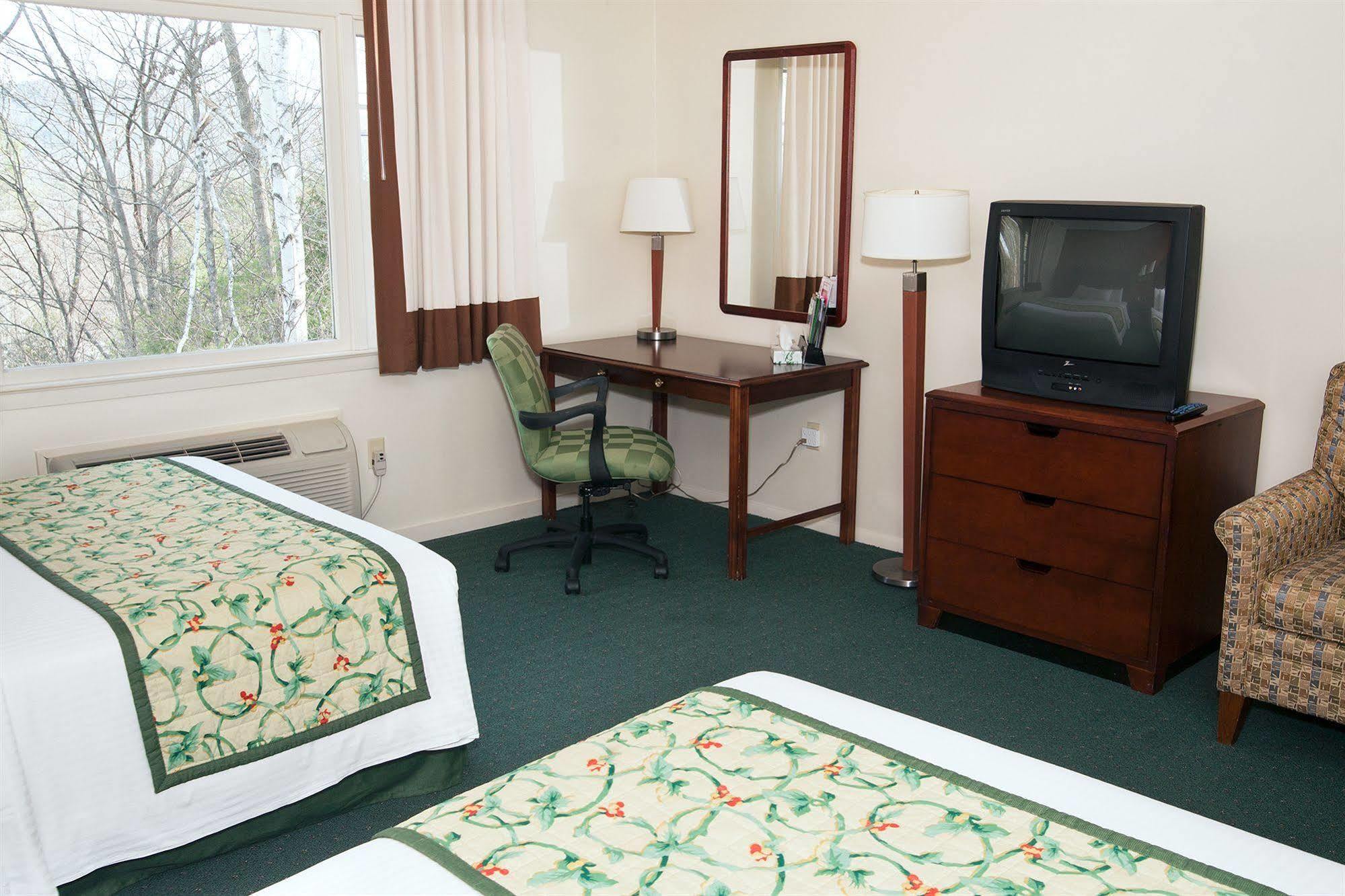 Red Carpet Inn And Suites Plymouth Εξωτερικό φωτογραφία
